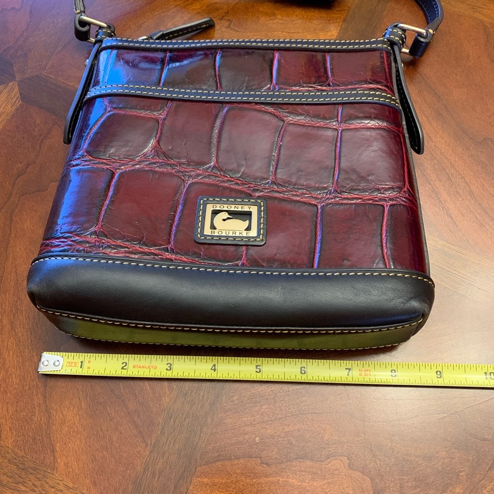 Dooney & Bourke Burgundy and Black Leather Croc Embossed Bag with storage bag. - Picture 11 of 13